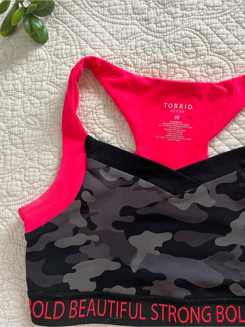 Torrid: Women’s Black & Hot Pink Camo Racerback Sports Bra Size 00, High Support - Picture 2 of 6